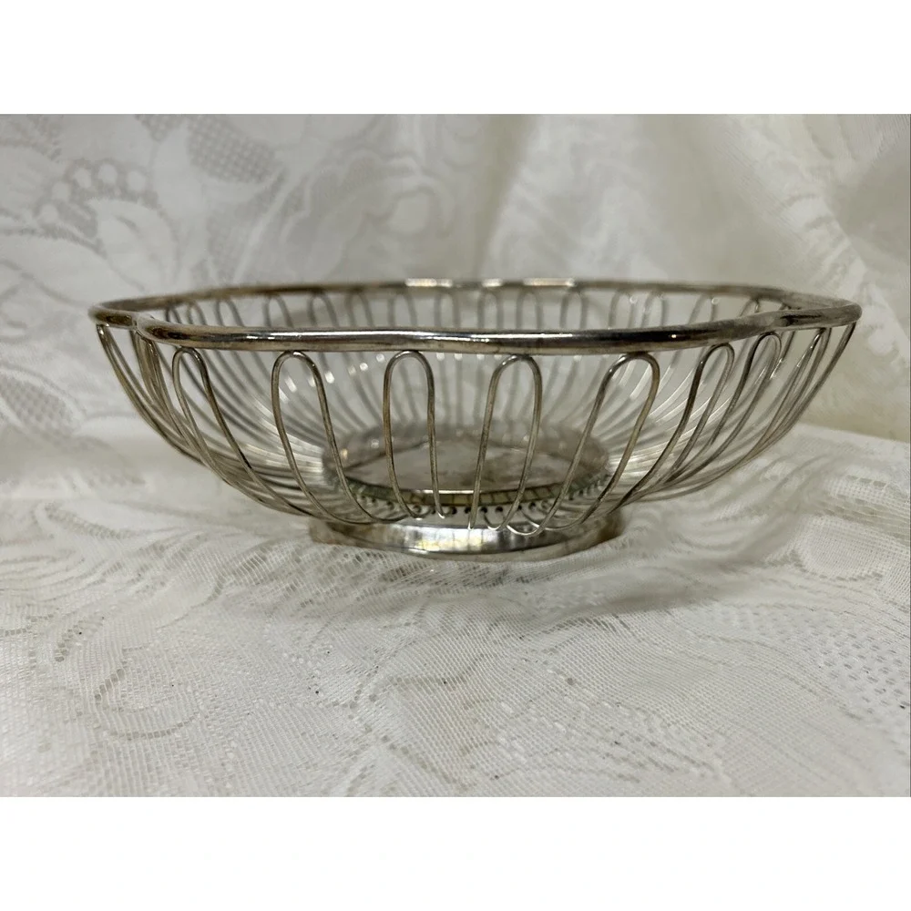 Vintage Deco‎ Silver Plate Wire Bread Fruit Basket With Scalloped Edges MCM